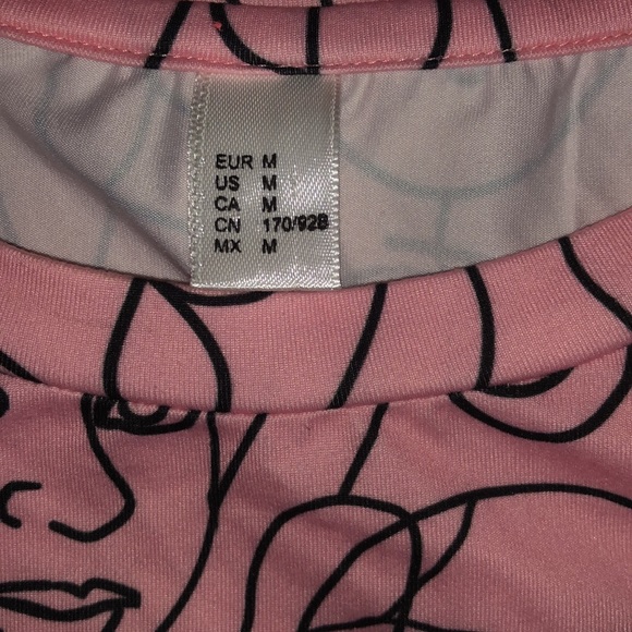 Art Deco Barbiecore Face crop top - Picture 4 of 6